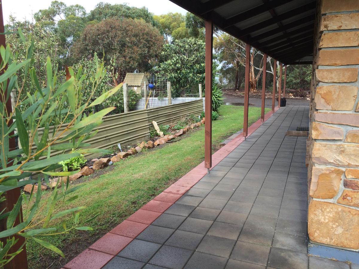Bee'S Place - 3 Bedroom Home On 10 Acres Of Land With Distant Ocean Views Emu Bay Extérieur photo