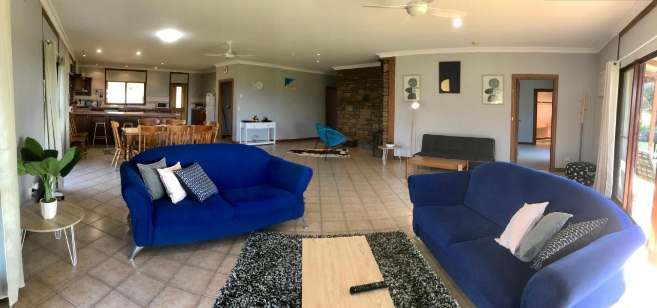 Bee'S Place - 3 Bedroom Home On 10 Acres Of Land With Distant Ocean Views Emu Bay Extérieur photo