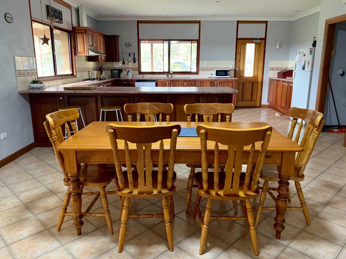 Bee'S Place - 3 Bedroom Home On 10 Acres Of Land With Distant Ocean Views Emu Bay Extérieur photo